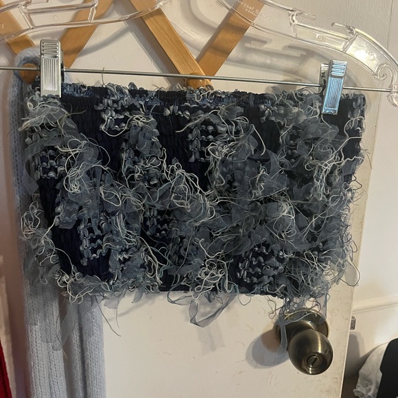 Blue destressed tube top very cute for the summer - Picture 2 of 3